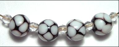 (image for) Soccerballs Lampwork glass bead set